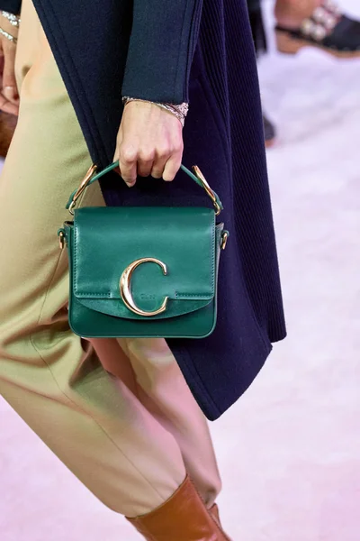 Look 125